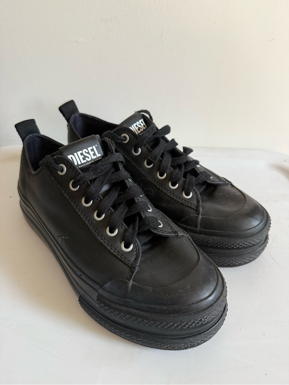 Diesel Men's Black Low-Top Platform Sneakers - Classic Lace-Up